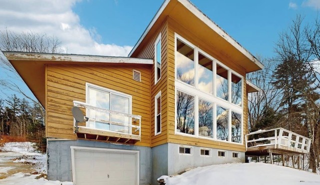 Private dog-friendly house w/mountain views, fireplace, deck, firepit, w/d in Whitingham