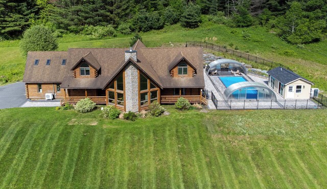Private Estate, Indoor Pool, March Specials! Giant Game Lodge