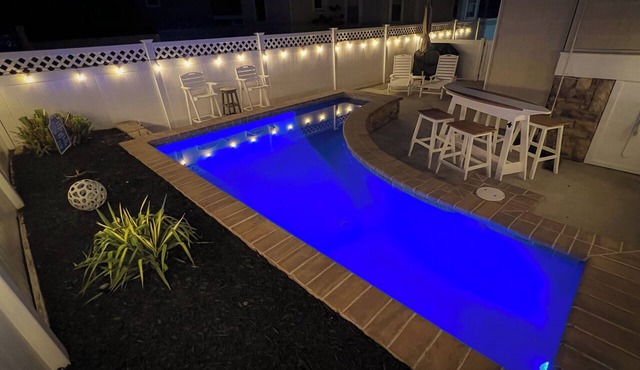 Private Heated Pool Beach Block Family Oasis - Steps to Beach & Everything