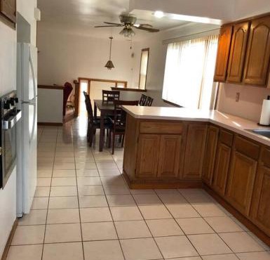 Private house with 4 bedrooms and 2 bathrooms, direct NYC Manhattan train only 10 minute walk away, MetLife Stadium Major international sporting event 30 minutes away