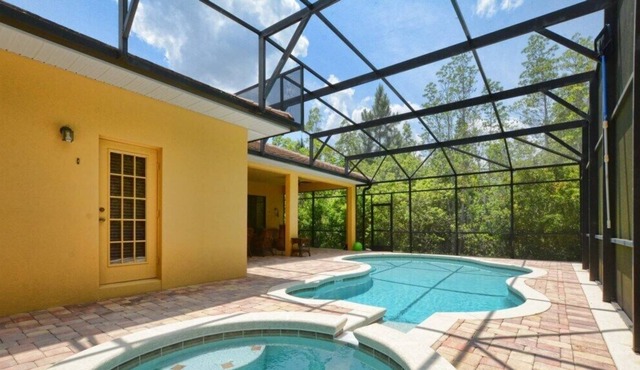 Private Oasis w/Pool & Spa, Great Location, Pool Table, Free Wifi, Close to Restaurants, Shopping and Theme Parks!