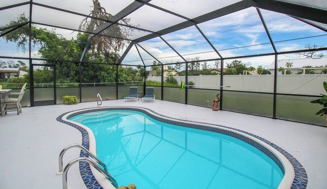 Private Pool Home, Awake Zone
