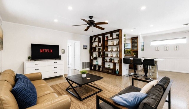 Private Pool Near Beach & Hard Rock Stadium Pets Welcome Family Friendly FIFA Ready
