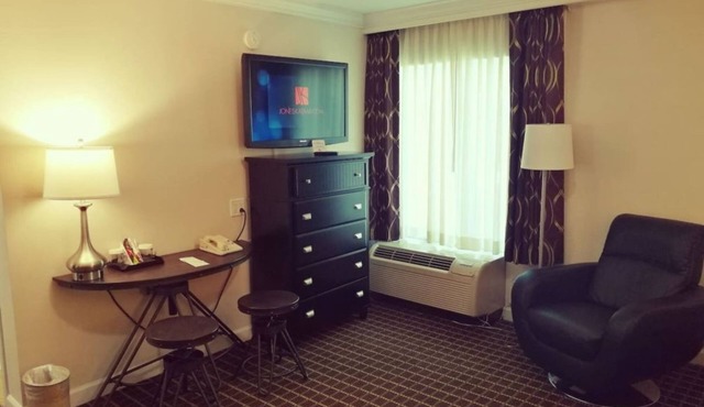 Private Studio with Gym at Wilshire Grand Hotel