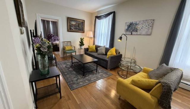 Refined Retreat convenient to NY transpo and Trader Joe's