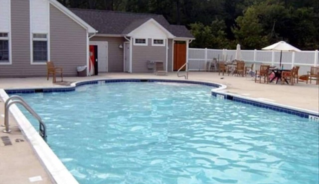 Rehoboth 1st floor Condo (w/Pool) - Close to Rehoboth & Lewes Beaches & Shopping