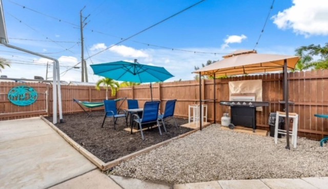 Relaxing 2Bd, 2Ba home in Fort Myers, close to the beach! Sleeps 6