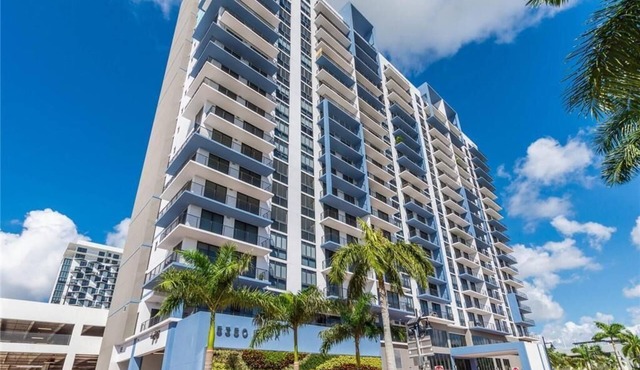 Relaxing Doral Retreat: 2BR Charm