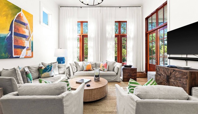 Renovated Stunner 2 Minutes to Beach. Next to Heated Pool. Gulf Views and Bikes.