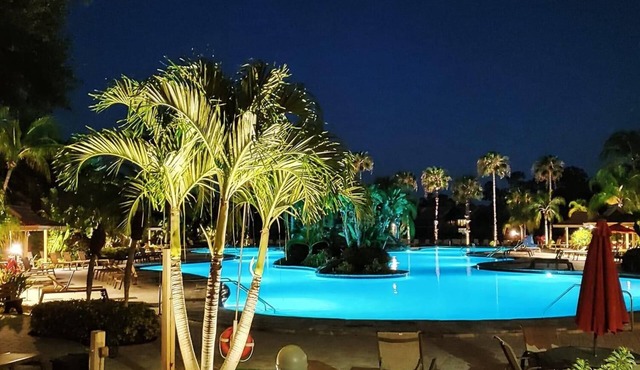 Resort-style condo - close to great beaches and downtown Naples.