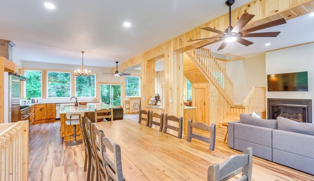 Resting Eagle Cabin w/Mtn Views in PA Wilds in Sinnemahoning