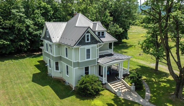 Restored 1900s Queen Anne Farmhouse Retreat Near Knoebels on 95 Acres.