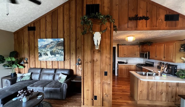 Rustic Getaway - Peaceful North GA Mountains - King Sized Bed in Dawsonville