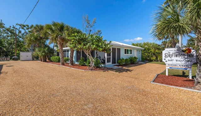 Sabal Palm Cottage, quaint island paradise