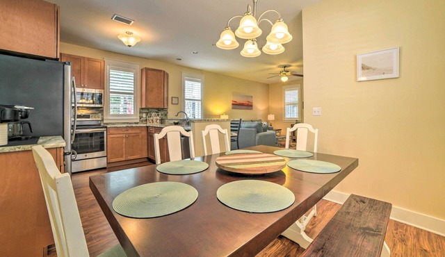 Screened Porch + Beach Access: Port St Joe Cottage