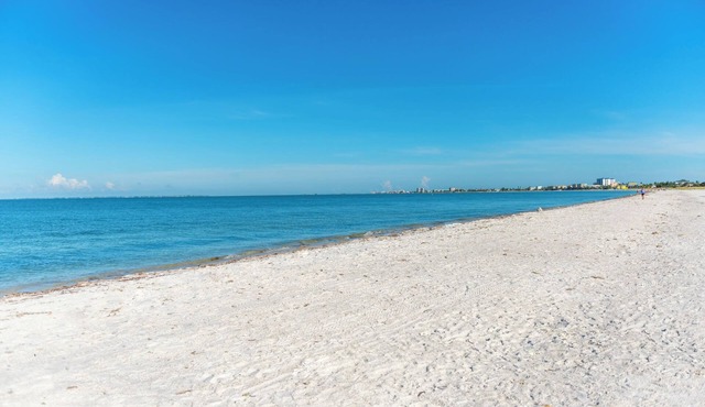 Seaside Escape! Cozy Unit w/Pool & Beach Access!