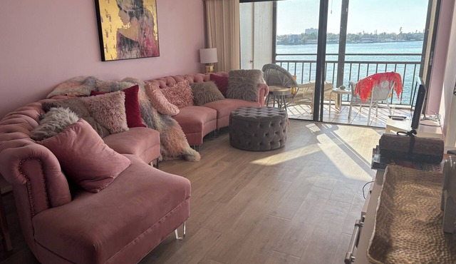 Seaside Rose ~ Bright Waterfront 2BR Condo with Bay Views @ Isla Del Sol