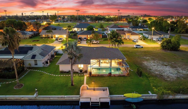 Seaside Villa Cape Place - quiet,south facing, kayaks and grocery stores nearby.
