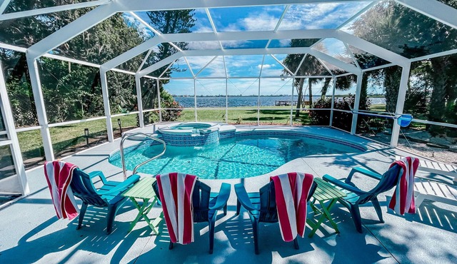 SeaTurtle 🐢Bayfront w/heated pool, steps to Beach, Sleeps 10, Pets🐾