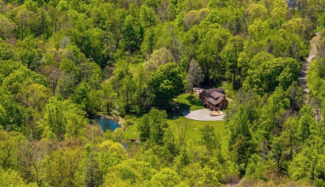 Secluded Authentic Log Cabin Mountain Escape - Mountain Creek - Crystal springs!