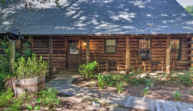 Secluded Cabin w/Spacious Kitchen & Dining Area!
