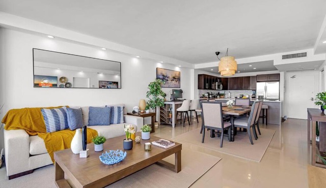 Serena Miami Beachfront 2 Bedrooms with Direct OceanView and Parking