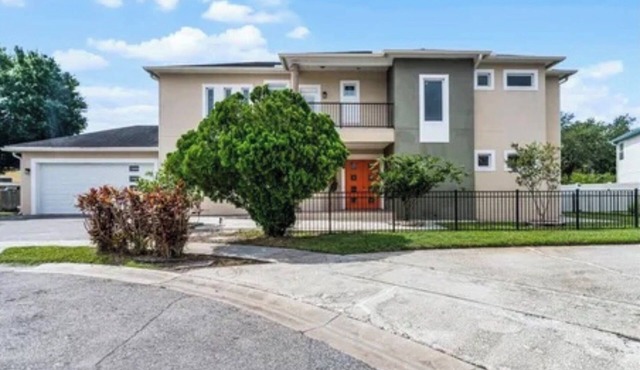 Serene 3-bedroom villa with AC in vibrant Orlando