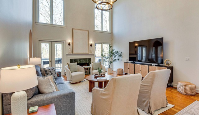 Serene Lake Lanier Home: Walk to Dock & Fire Pit