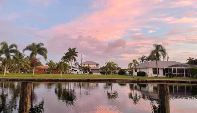Serene vacation home, with gorgeous sunsets and sunrise.