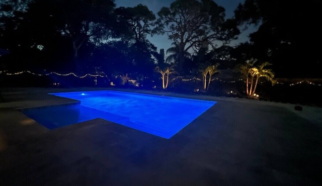 Siesta Key Palm Paradise with Heated Saltwater Pool