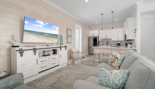 Single Cottage right across the street from the beach with private deeded access