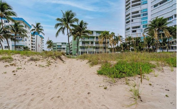 SOUTH FLORIDA VACATION RENTAL. Work from home at the beach LOCATION LOCATION in Pompano Beach