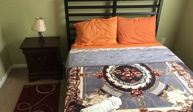 Spacious 3BR Apt, Minutes to EWR/Penn,Close to NYC in Newark