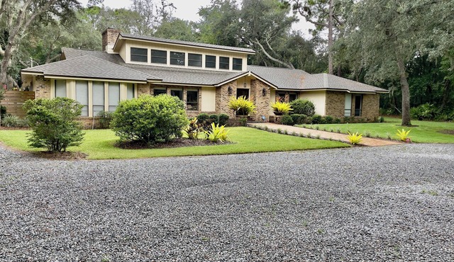 Spacious 4-bedroom house in lovely Winter Springs near everything