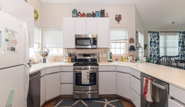 Spacious Home Close to Beach