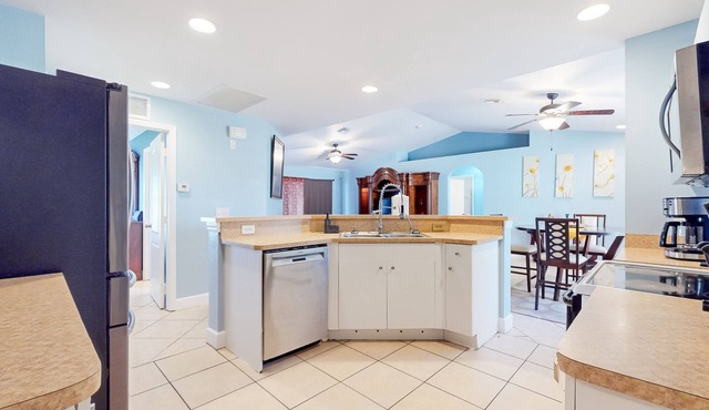Spacious & sun-filled dog-friendly retreat with generous yard & W/D - near golf