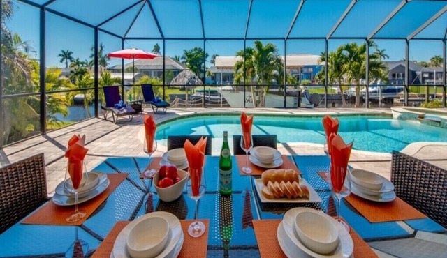 Special Offer Villa Felicity - river access, pool & spa, quiet, charming