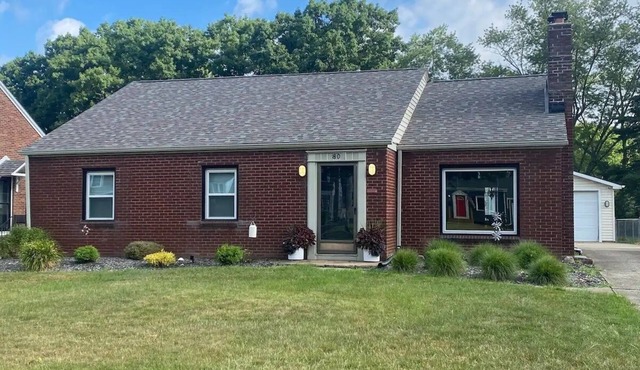 Spotless, Cozy, Quite Boardman Ranch - Sleeps 10 - 3BR/2 Full BA with Laundry in Youngstown