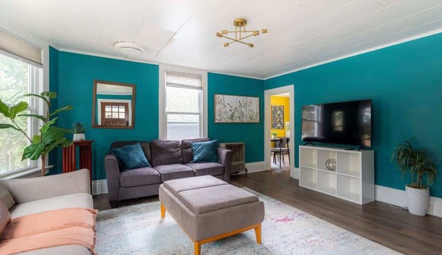 Spunky Multi-Level Unit Near Fremont Seattle in Seattle