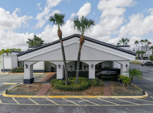 Stayable Orlando at Florida Mall