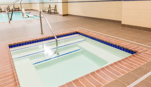 Studio Near Downtown | Breakfast + Pool Access! in Seattle