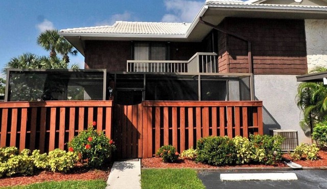 Stunning two bedroom townhouse in a centralized location of Port St Lucie.