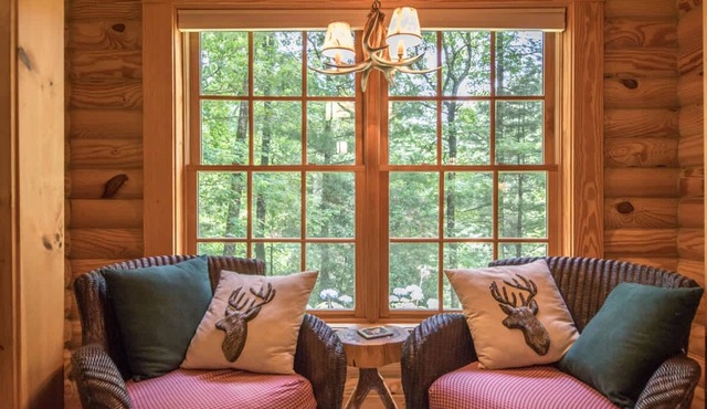 Stylish 3BR Log Cabin w Fire Pit Near Trails