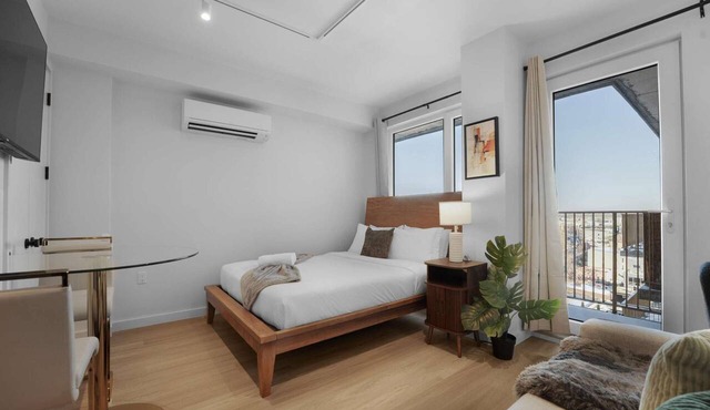 Stylish Brooklyn Studio Near the G Train | Sleeps 3