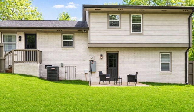 Stylish Zen 3BR Upper Level Near CLT & Whitewater in Charlotte