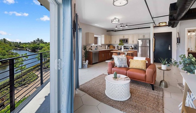 Suite 303: King Bed, Balcony, Heated Pool, Gym