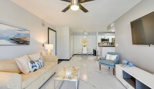 Summer Getaway: Destin Condo by Golf & Dining
