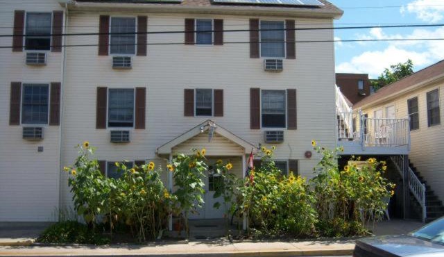 Summer Place Hotel