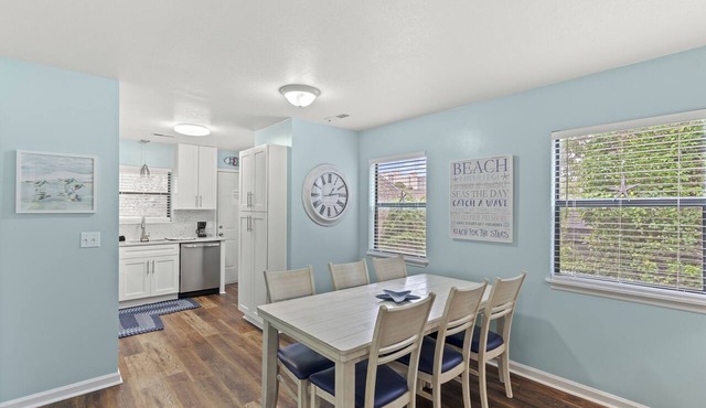 Summer Times #4 - 2 Bedroom Located Close To The Beach