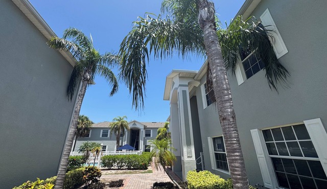 Sun Sea Surf Space 3 Bedroom Condo by Cocoa Beach Pier